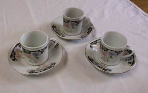 Vintage Chinese Cups & Saucers x 3