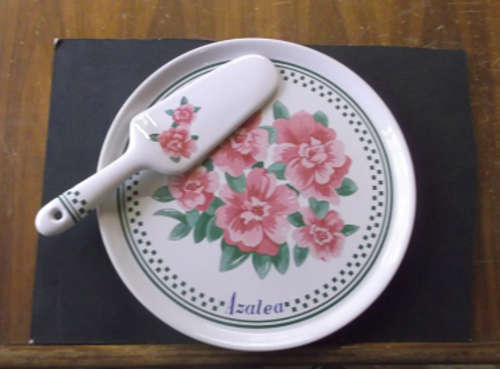 Gorgeous Cake Plate Set