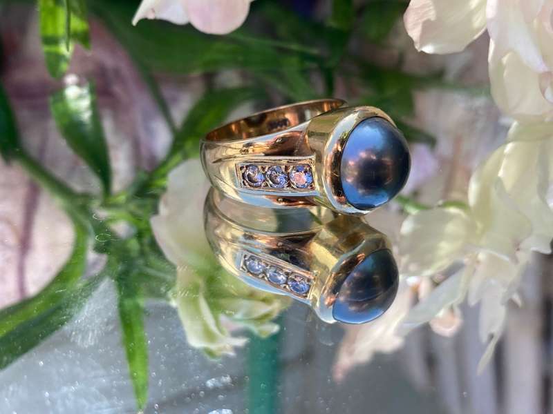 Black pearl ring