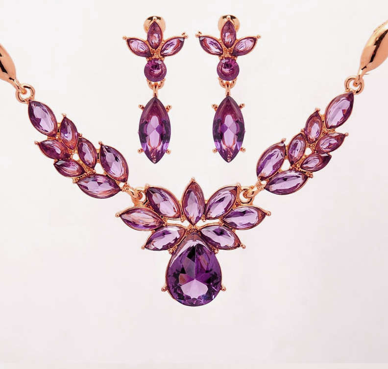 18k Yellow Gold Plated Clear Plum/Dark Purple Cubic Zirconi (Diamond simulation) in  Gift Box.