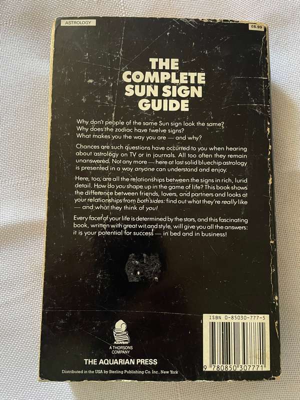 The Complete Sun Sign Guide - Bernard Fitzwalter