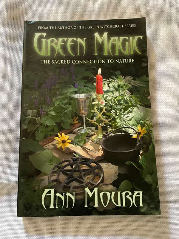 Green Magic - Ann Moura