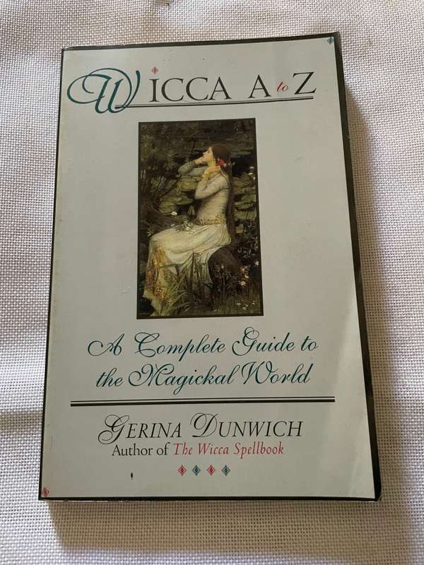 Wicca A-Z by Gerina Dunwich