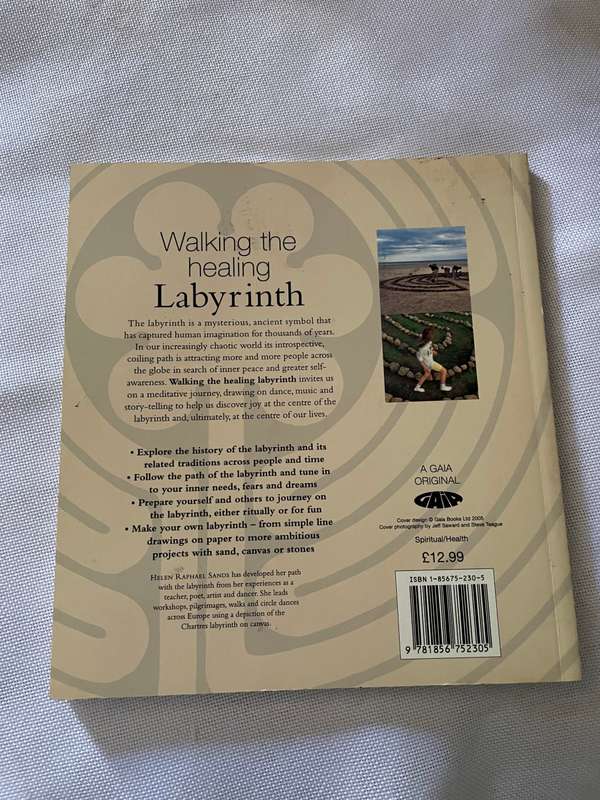 Walking the Healing Labyrith - Helen Raphael Sands