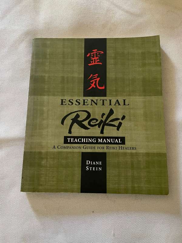 Essential Reiki Teaching Manual - Diane Stein