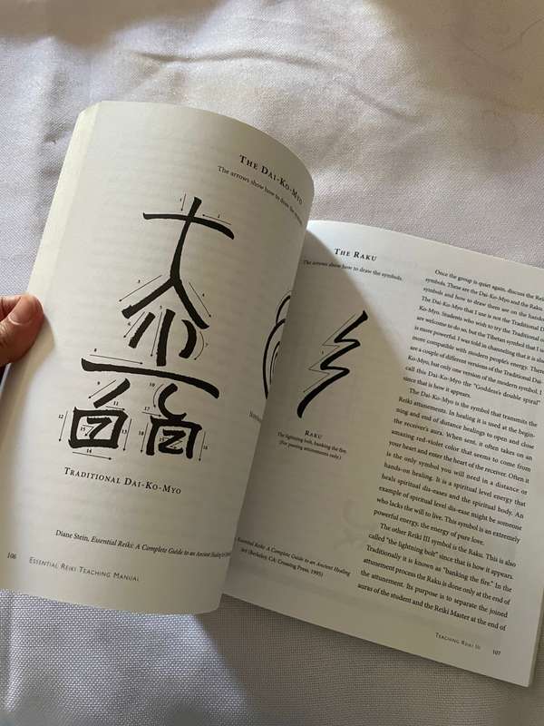 Essential Reiki Teaching Manual - Diane Stein