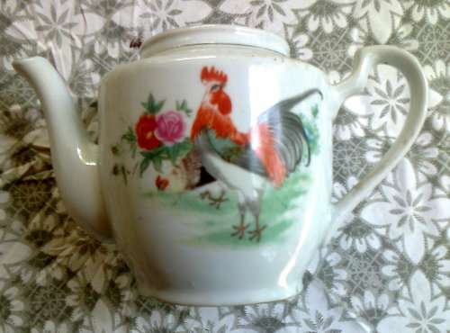 CHINESE TEAPOT - With transfer rooster design