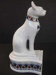 ELIZABETH ARDEN - 'Treasures of the Pharaohs'  Egyptian Cat Trinket Box