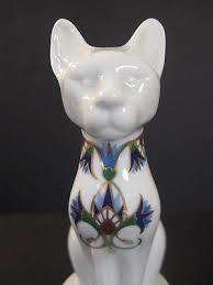 ELIZABETH ARDEN - 'Treasures of the Pharaohs'  Egyptian Cat Trinket Box
