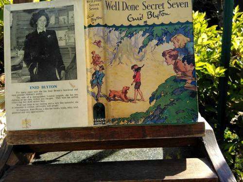 BLYTON, Enid - Well done Secret Seven - (Hardcover in Wrapper)