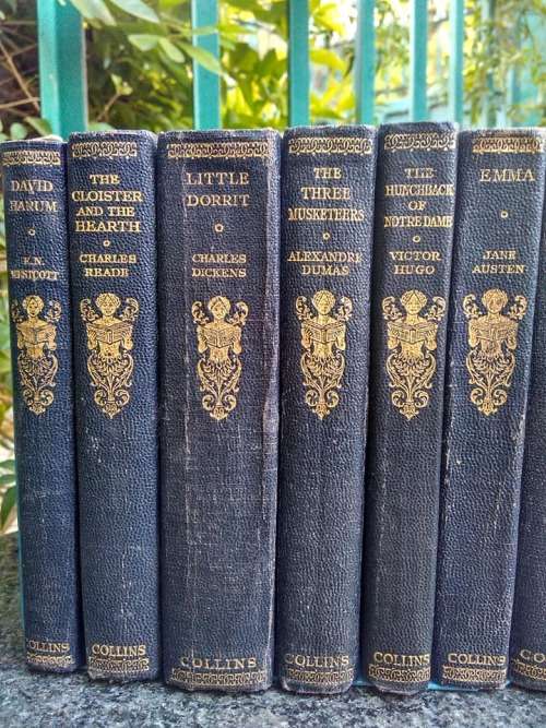 DUMAS, Alexander - The Three Musketeers - [Collins Library of Classics] -(Pseudo Leather)
