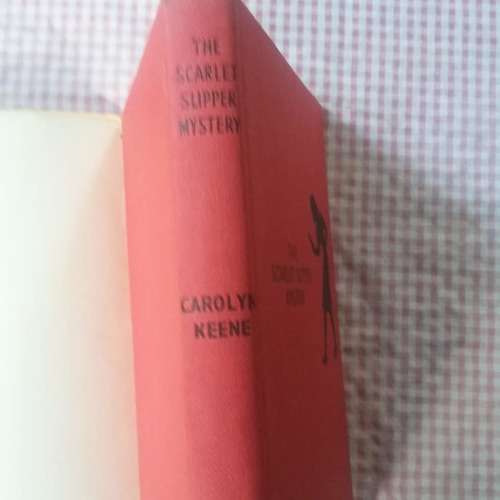 KEENE, Carolyn - The Scarlet Slipper Mystery - [Nancy Drew # 23 & 32] - (Hardcover in Wrapper)