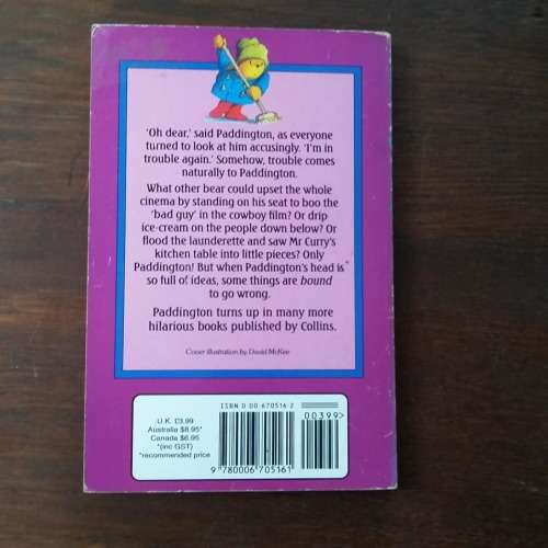 BOND, Michael - Paddington Helps Out - [Paddington Bear # 3] - (Paperback)
