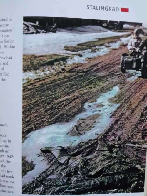 SNOW, Peter and Dan - Twentieth Century Battlefields - (Excellent Hardcover in Wrapper)