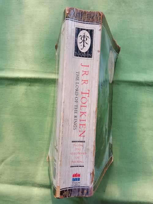 TOLKIEN, J.R.R. - The Fellowship of the Ring - [Lord of the Rings # 1] - (Paperback)