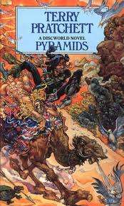 PRATCHETT, Terry - Pyramids : Discworld Novel 7 - (Paperback)
