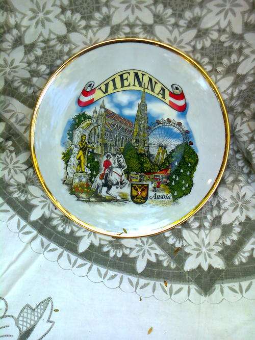 VIENNA SOUVENIR PLATE