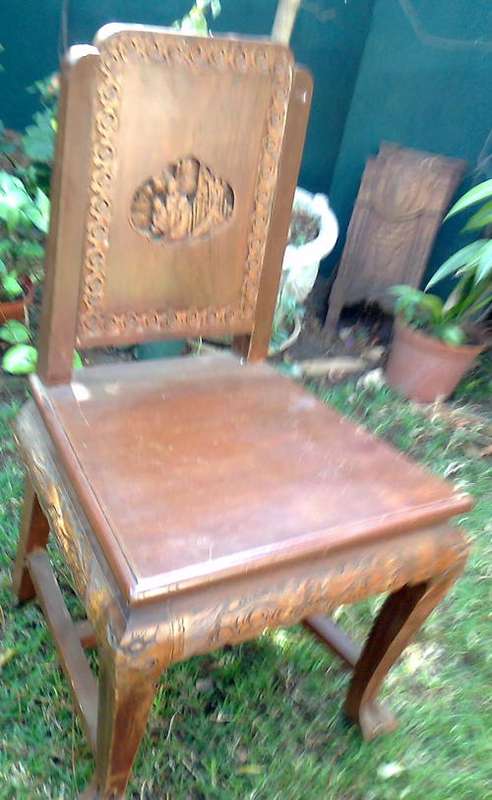 UNUSUAL CHINESE (?) CHAIR - Carving on back