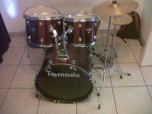 TORNADO DRUMSET