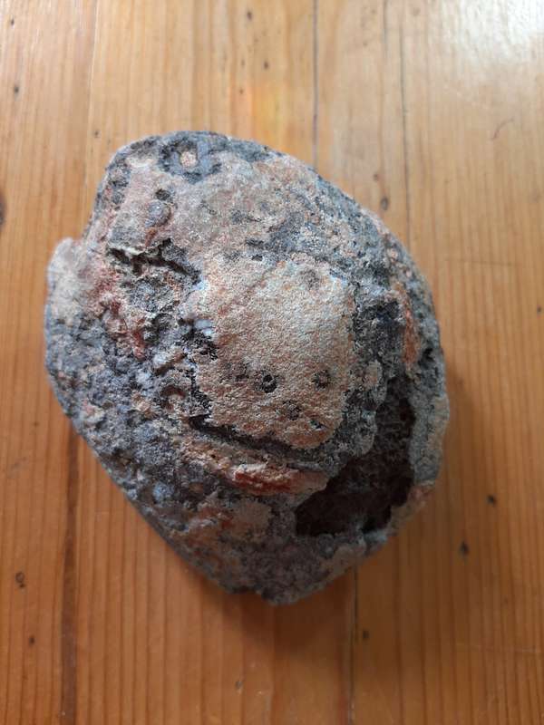 UNUSUAL QUARTZ GEODE WITH DOGTOOTH CRYSTALS