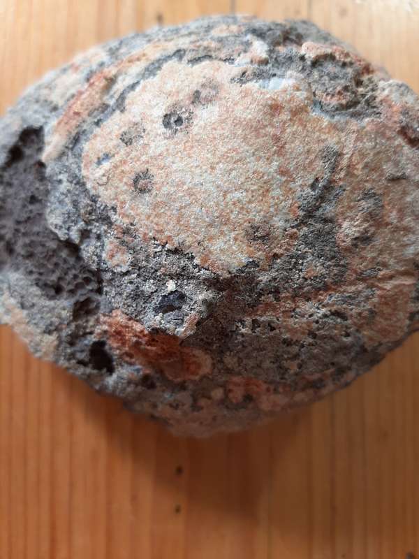 UNUSUAL QUARTZ GEODE WITH DOGTOOTH CRYSTALS