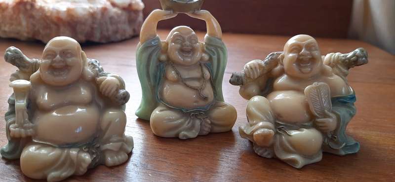 LOVELY SET OF 6 LAUGHING BUDDHAS
