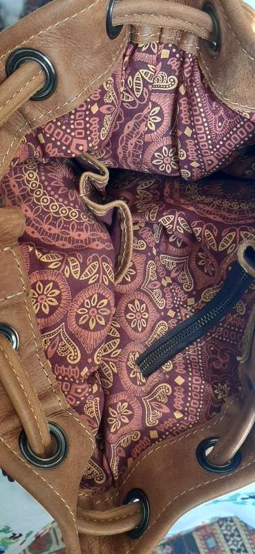 LEATHER DRAWSTRING HANDBAG
