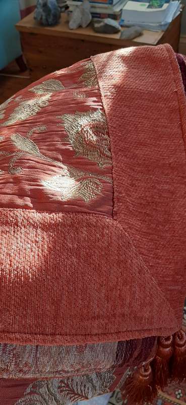 ZURICH THROW/TABLECLOTH EMBOSSED