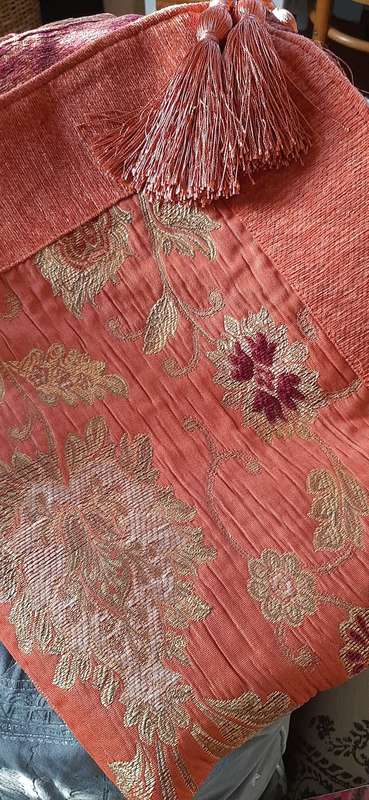 ZURICH THROW/TABLECLOTH EMBOSSED