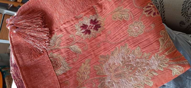 ZURICH THROW/TABLECLOTH EMBOSSED