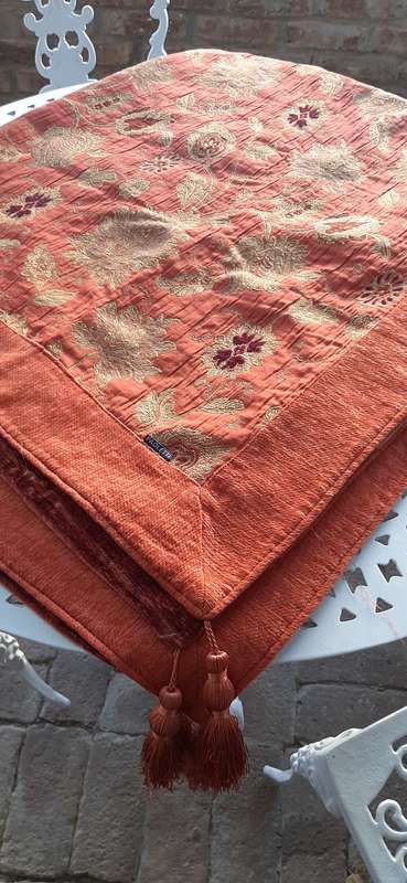ZURICH THROW/TABLECLOTH EMBOSSED