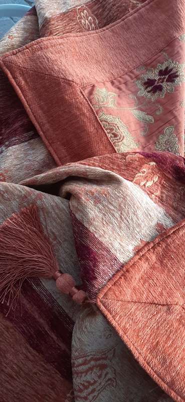 ZURICH THROW/TABLECLOTH EMBOSSED