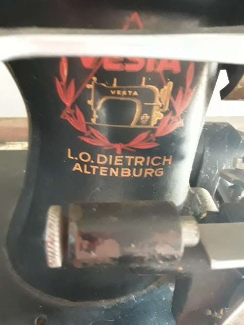 Working! Rare Vesta L.O. Dietrich Altenburg sewing machine. See Description. COURIER GUY R200.00