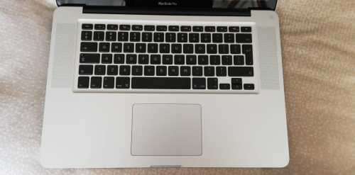 NO RESERVE Macbook Pro, 15 inch, i7 2.4Ghz, 4gb RAM, 750Gb HDD, AMD Radeon HD 6770M graphics