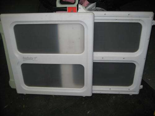 Expandable baby gate