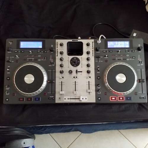 Numark Mixdeck Universal DJ Controller (Dual cd mp3, dual usb mp3, pc usb)