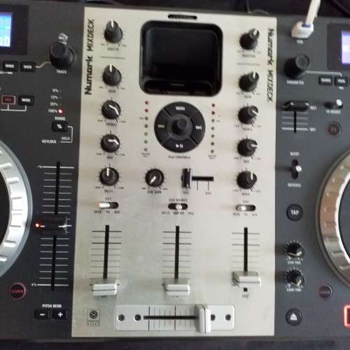 Numark Mixdeck Universal DJ Controller (Dual cd mp3, dual usb mp3, pc usb)
