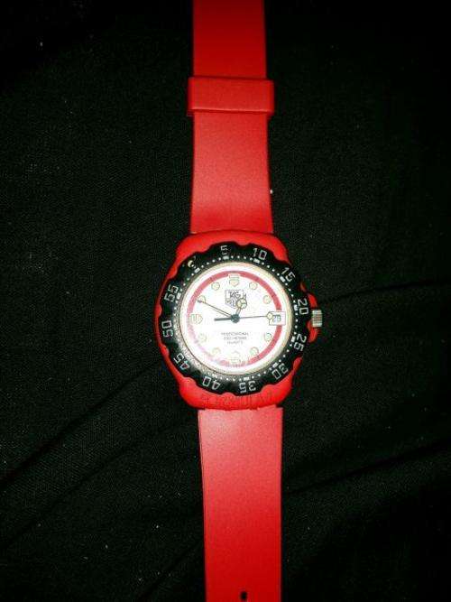 Red & Black Tag Heuer Formula One Men's Wristwatch Ref# 385.513