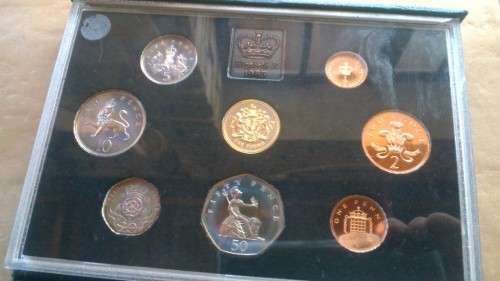 Proofset Royal mint - 1 pond -1 + 1/2penny, 1,2,5,10,20,50 pence - 1985