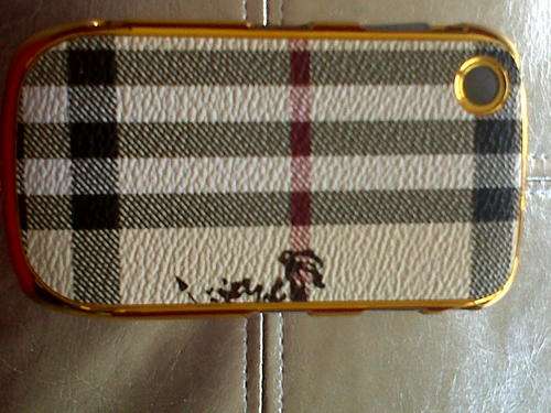 BLACKBERRY 8520 BURBERRY PRINT COVER