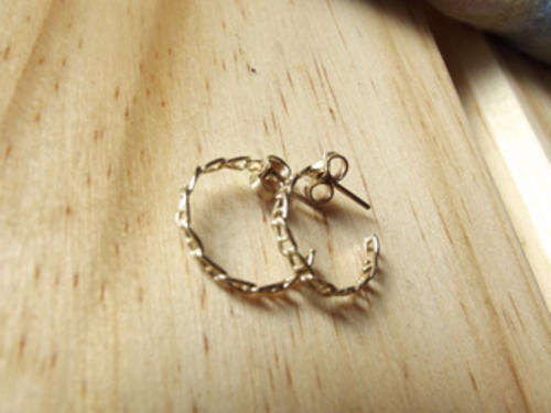 ***Genuine 9ct gold filigree hoop earrings***