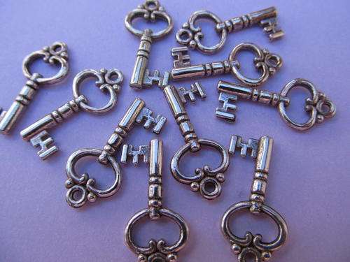 NICKEL CHARM KEY 21MM 6PC