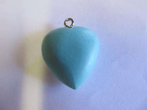 GREEN HEART WOODEN PENDANT-CHEAP COURIER DELIVERY