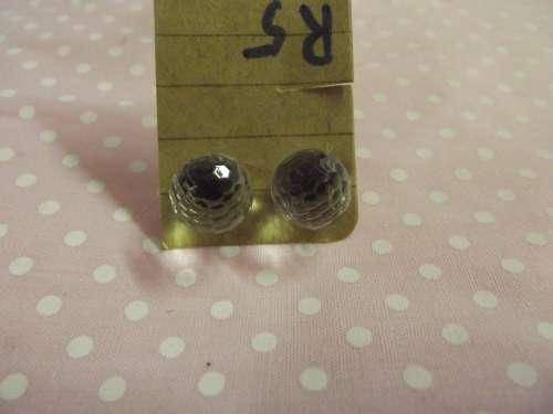 CLEAR STUD EARRINGS