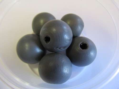 WOODEN BEADS DARK GREY ROUND - 20MM - 4PC