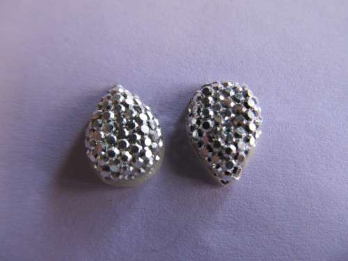SILVERGREY TEARDROP EMBELLISHMENT - 2PC