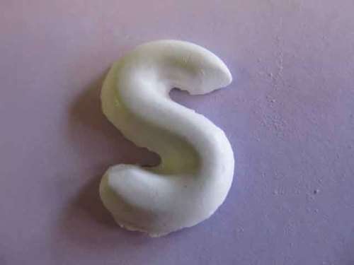 UNPAINTED EMBELLISHMENT - LETTERS - 1PC - S