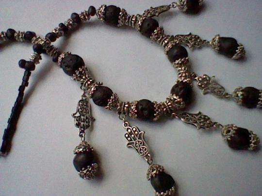 NATURAL BLACK LAVA AND METAL NECKLACE