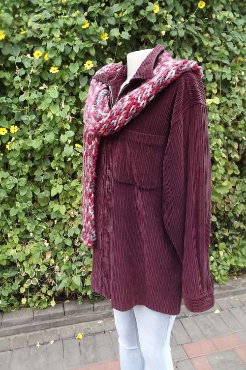 Zipped up Maroon corderoy jacket in size 46/22.Two front pockets by EXP Jeans.Good condition.