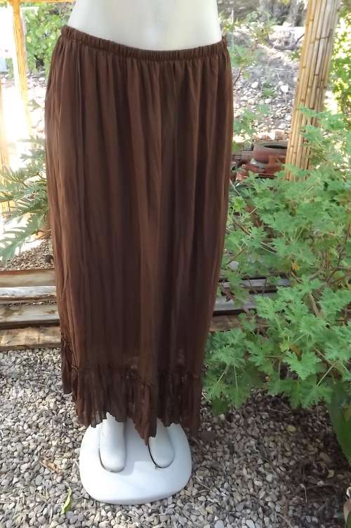 Choc brown Bohemian style 100% creased polyester lined skirt in size 40/16.Long style